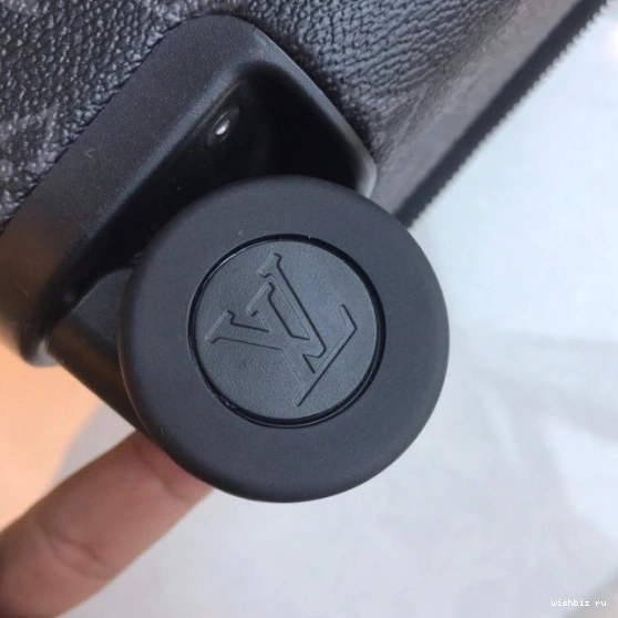 WIS 55 HORIZON Louis Vuitton 1118